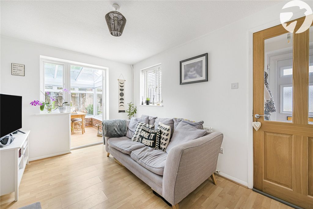 Property photo 3 of 38 Living Room