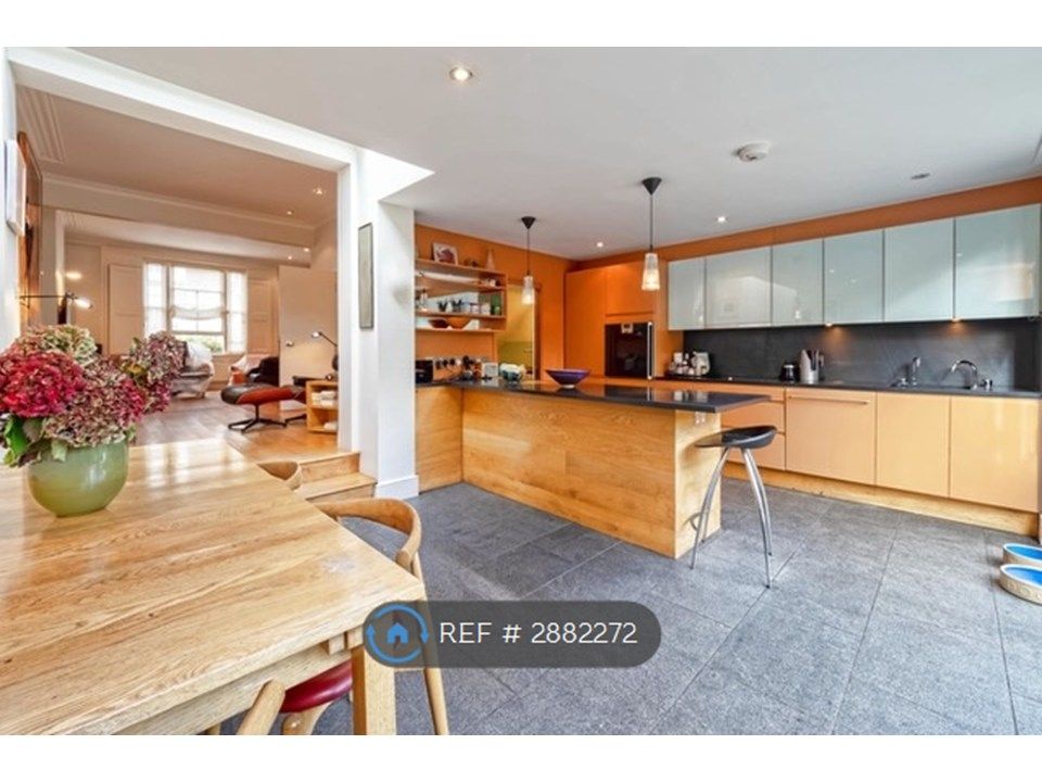 Property photo 1 of 18 Kitchen