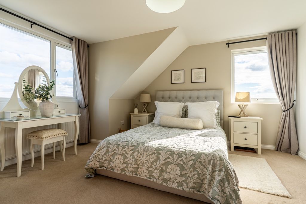 Property photo 3 of 28 5527893