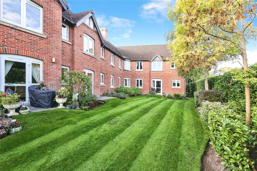 Property photo 1 of 14 Gardens