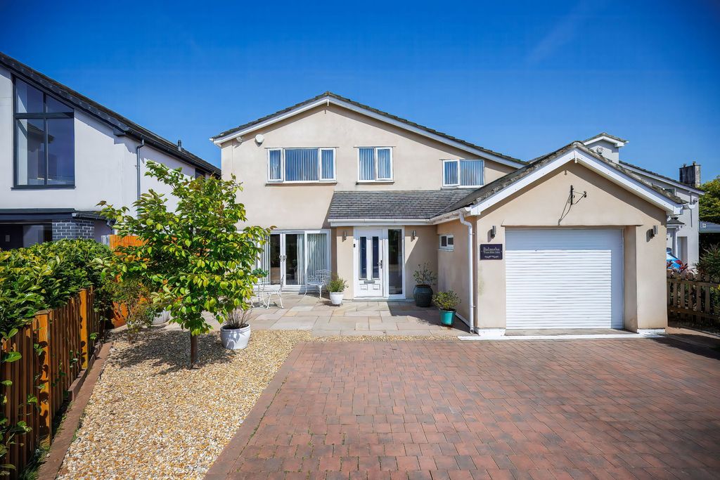 Property photo 1 of 52