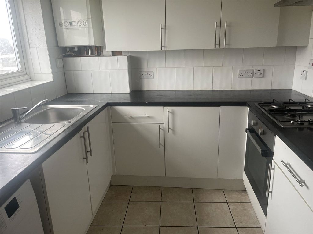 Property photo 2 of 7 Kitchen