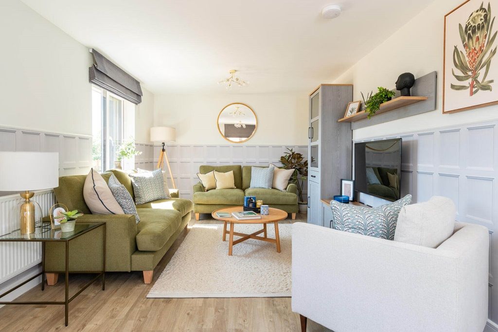 Property photo 3 of 11 A Bright And Airy Lounge Give The Family A Place To Relax