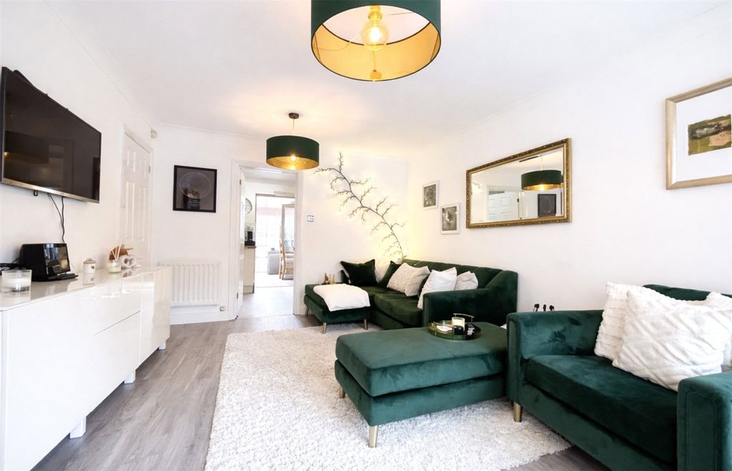 Property photo 2 of 14 Lounge