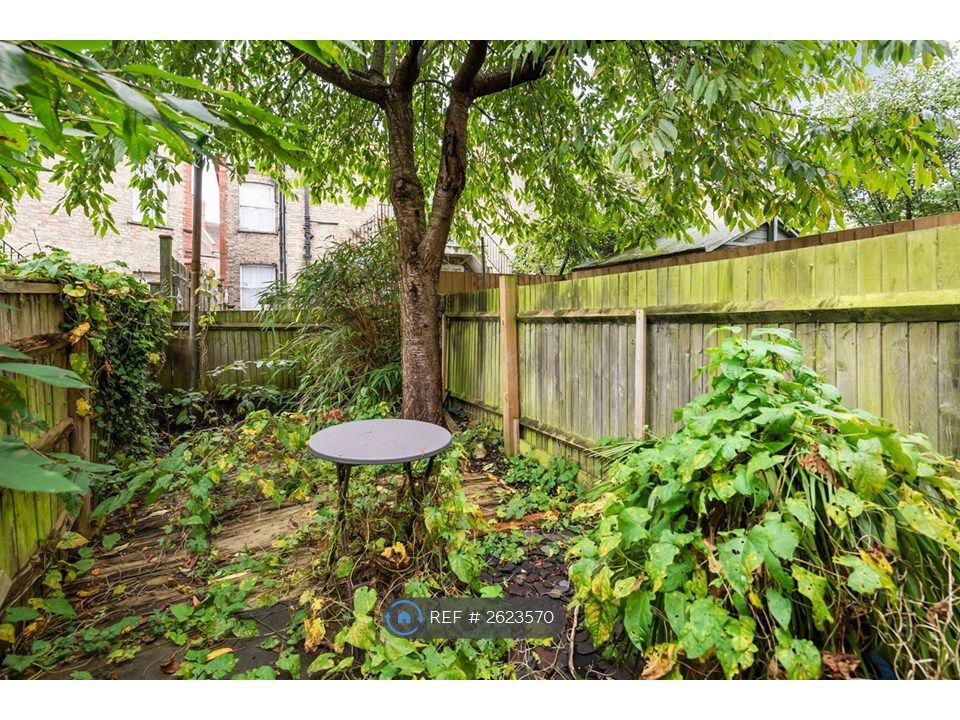 Property photo 3 of 7 Garden