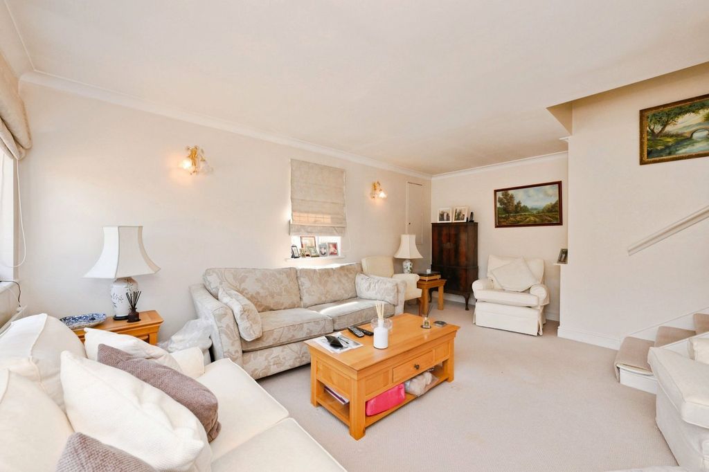 Property photo 3 of 26