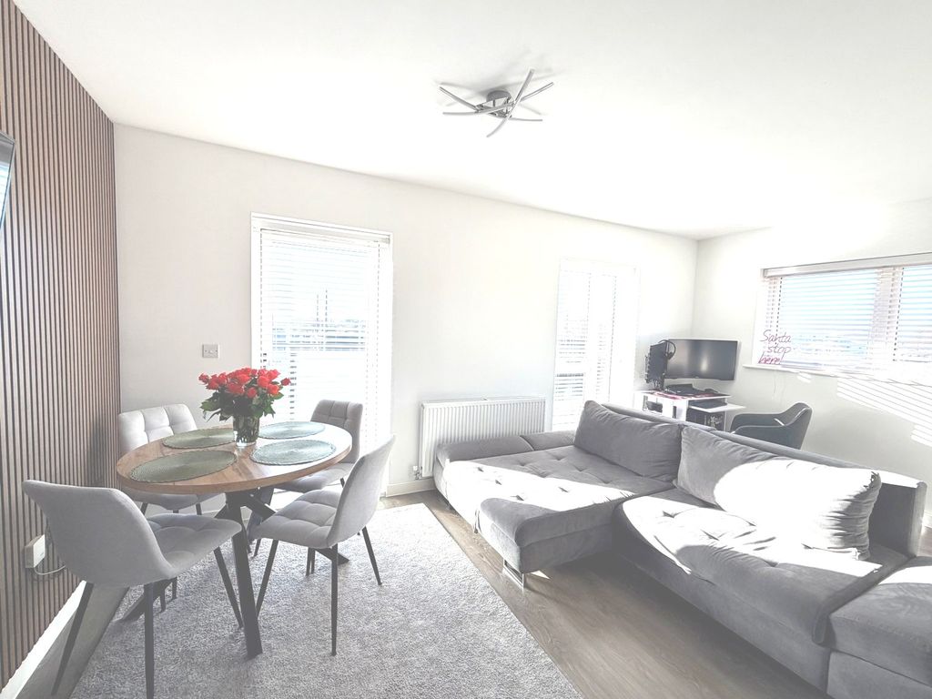 Property photo 2 of 12