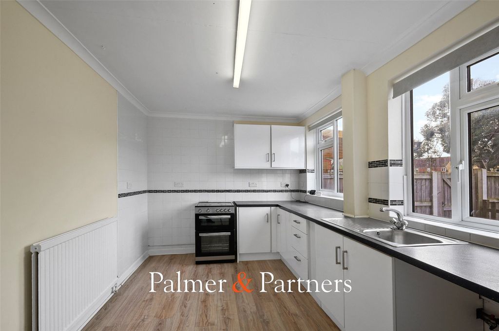 Property photo 2 of 16 Picture No. 05