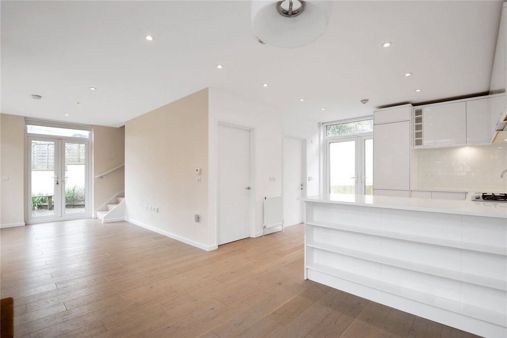 Property photo 2 of 11 Picture No. 06