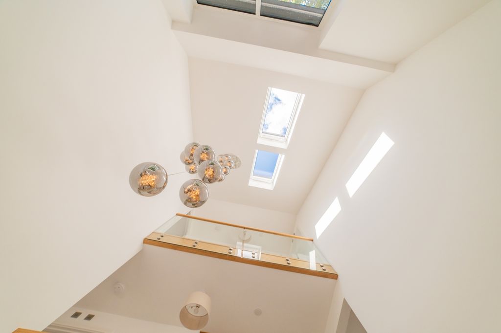 Property photo 3 of 57 Award-Winning Media Team On Every Listing_43