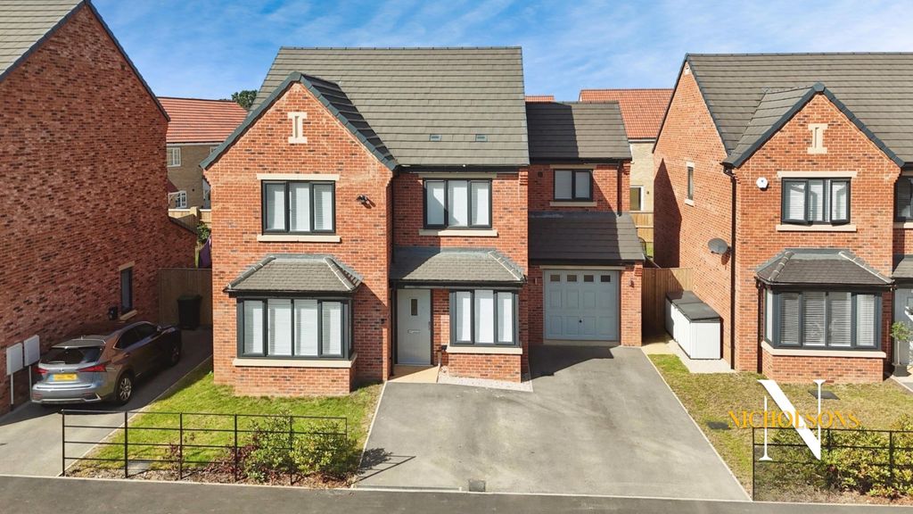 Property photo 1 of 23 4396540