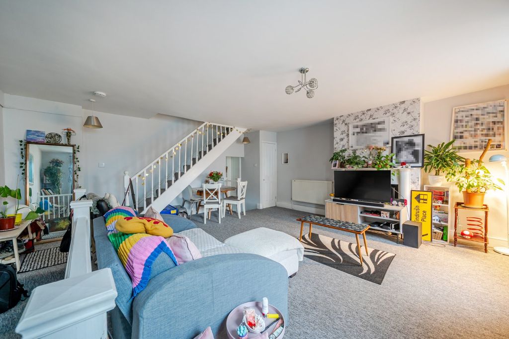 Property photo 1 of 11 Sitting/Dining Room