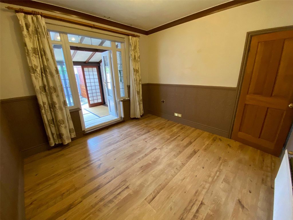 Property photo 3 of 19 Picture No. 01