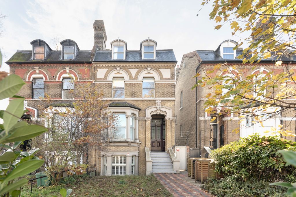 Property photo 2 of 20