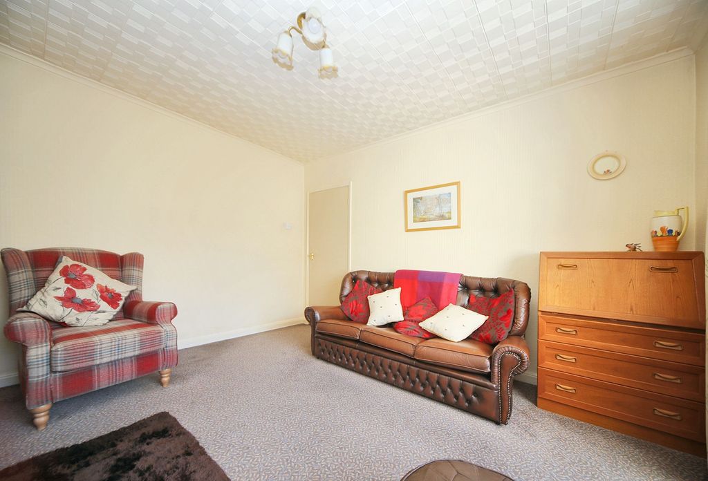 Property photo 3 of 19