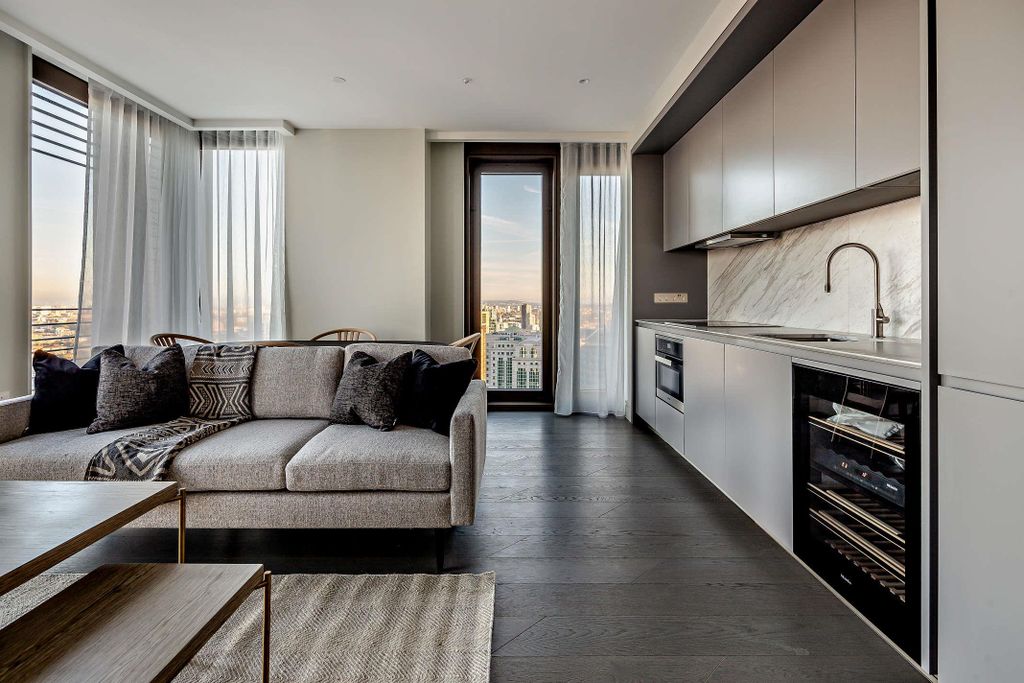 Property photo 2 of 20 Image