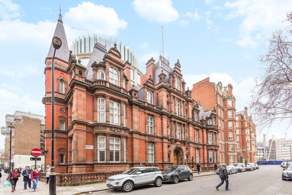 Property photo 2 of 8