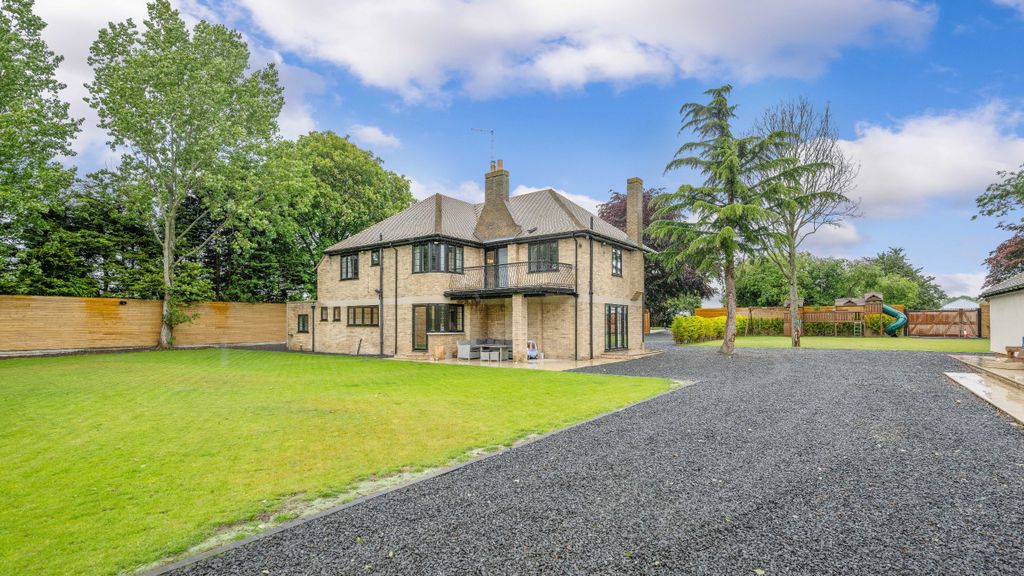 Property photo 1 of 29