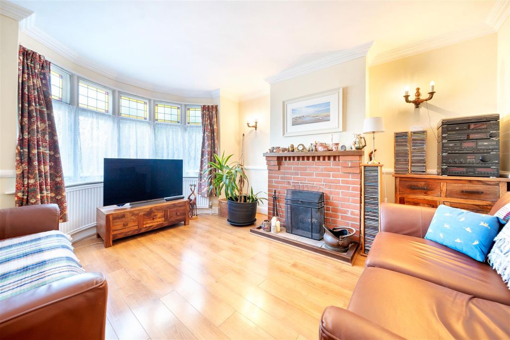 Property photo 2 of 18 Penhurst-22.Jpg