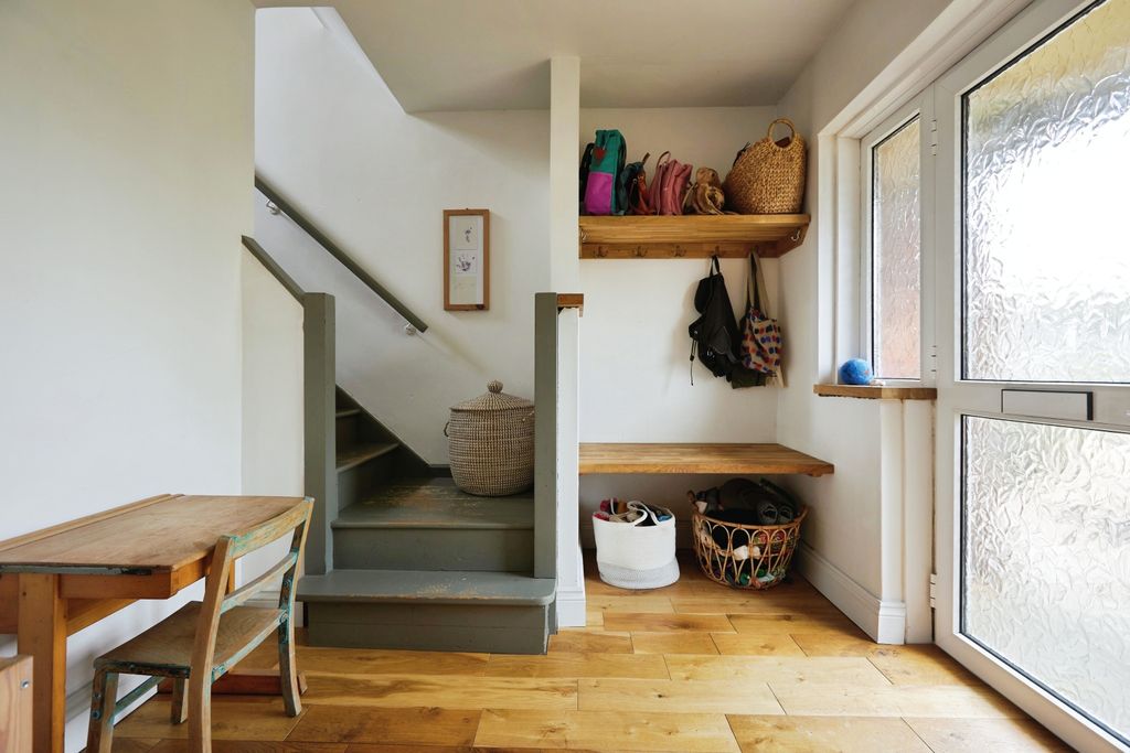Property photo 3 of 24 Entrance Hallway