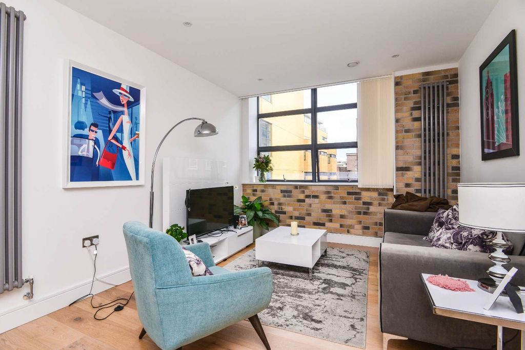 Property photo 1 of 8
