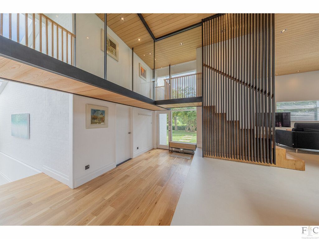 Property photo 3 of 46