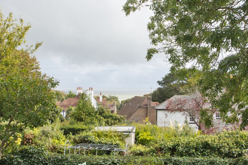 Property photo 2 of 21 Picture No. 29