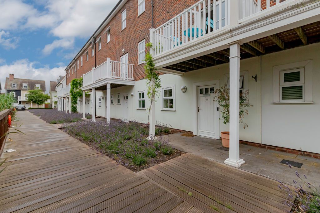 Property photo 3 of 49 Ivy Gate