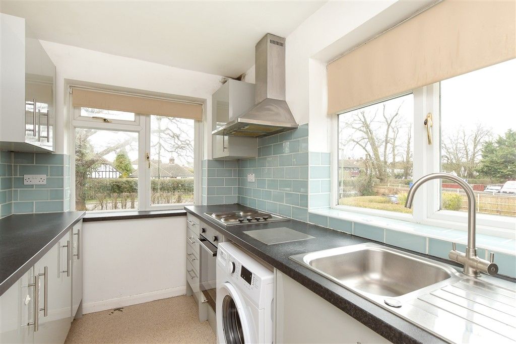 Property photo 3 of 12 Kitchen