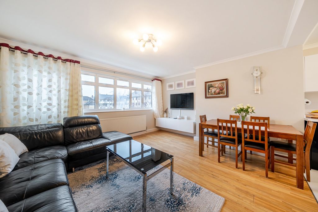 Property photo 2 of 21 1408145-8-69846F6...