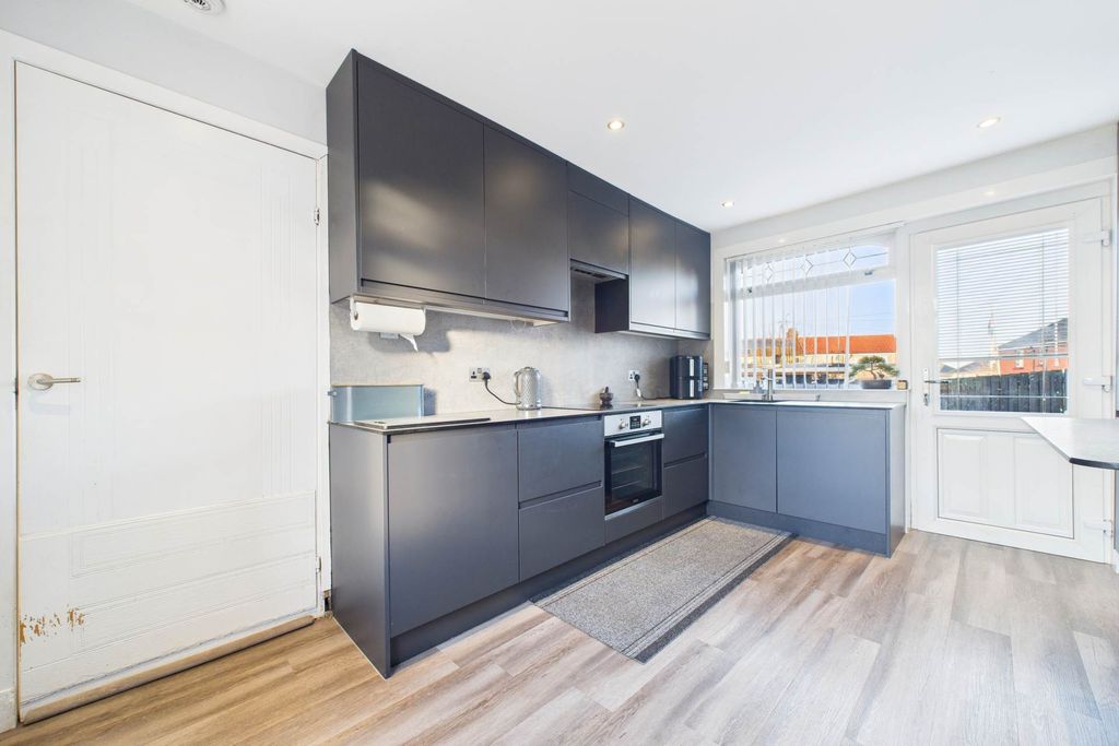 Property photo 3 of 26