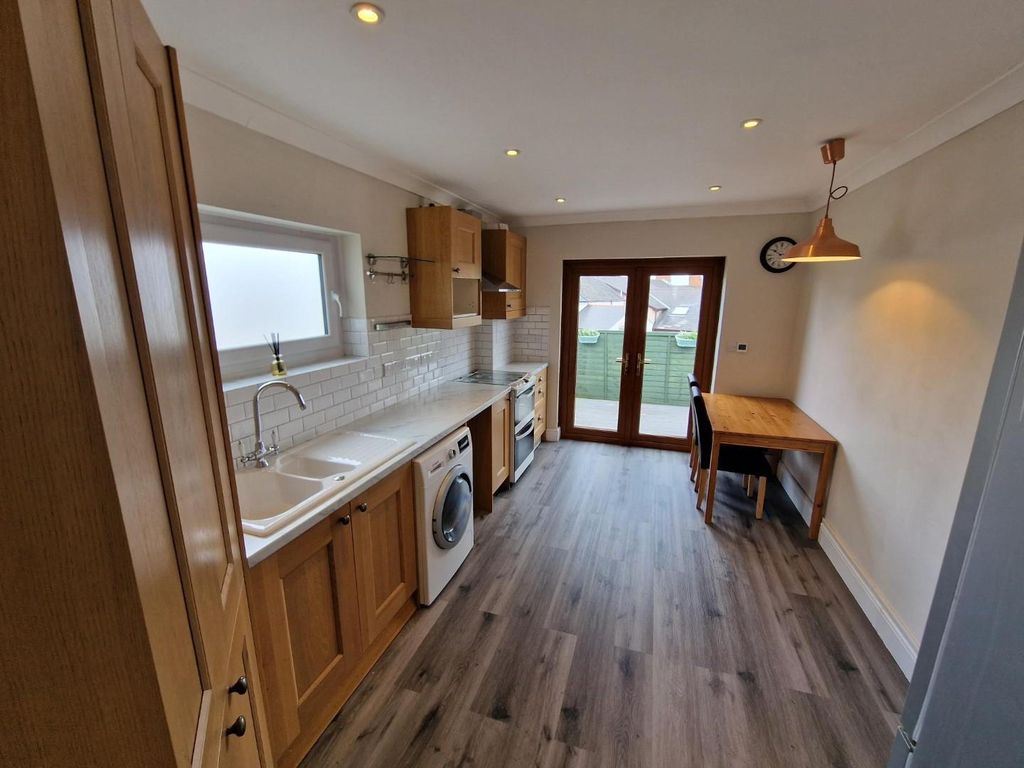 Property photo 3 of 8 2.Jpg