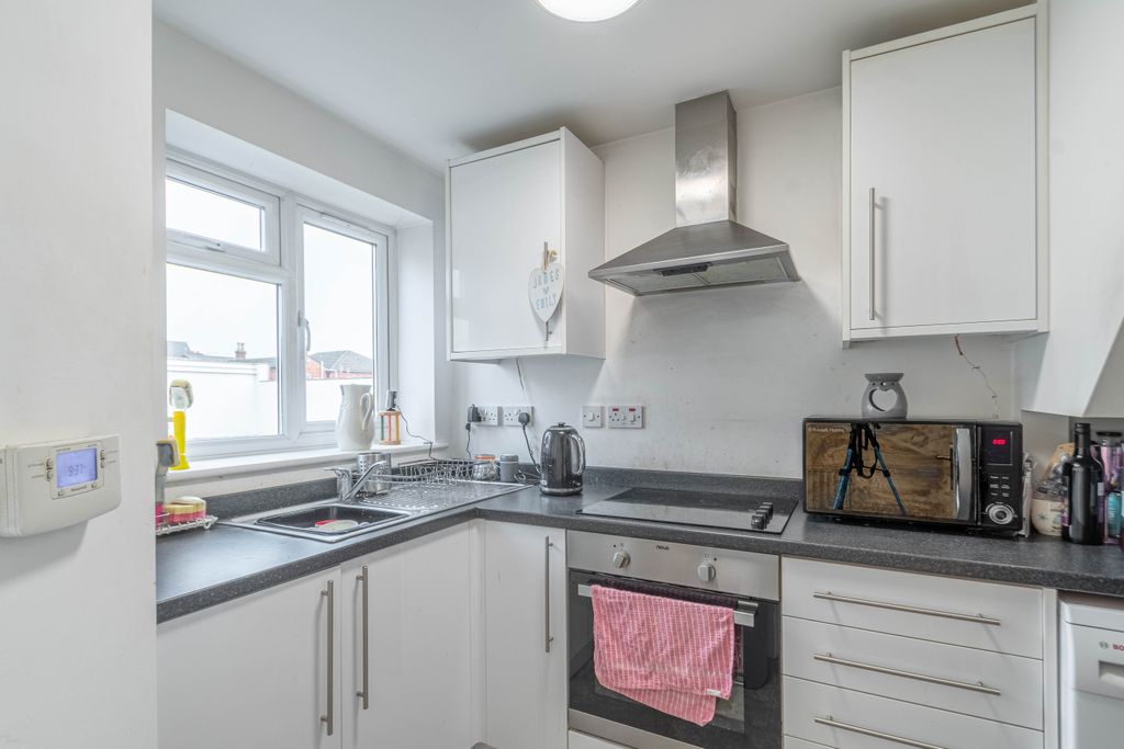 Property photo 2 of 9 Photo 9