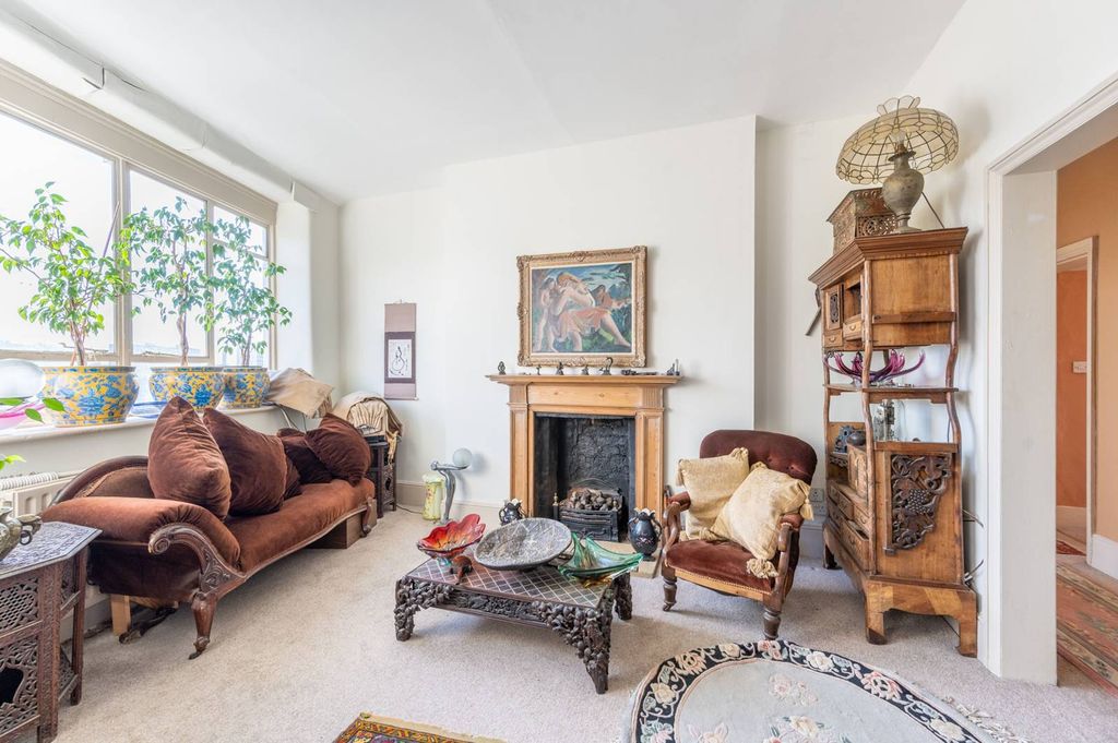 Property photo 1 of 28