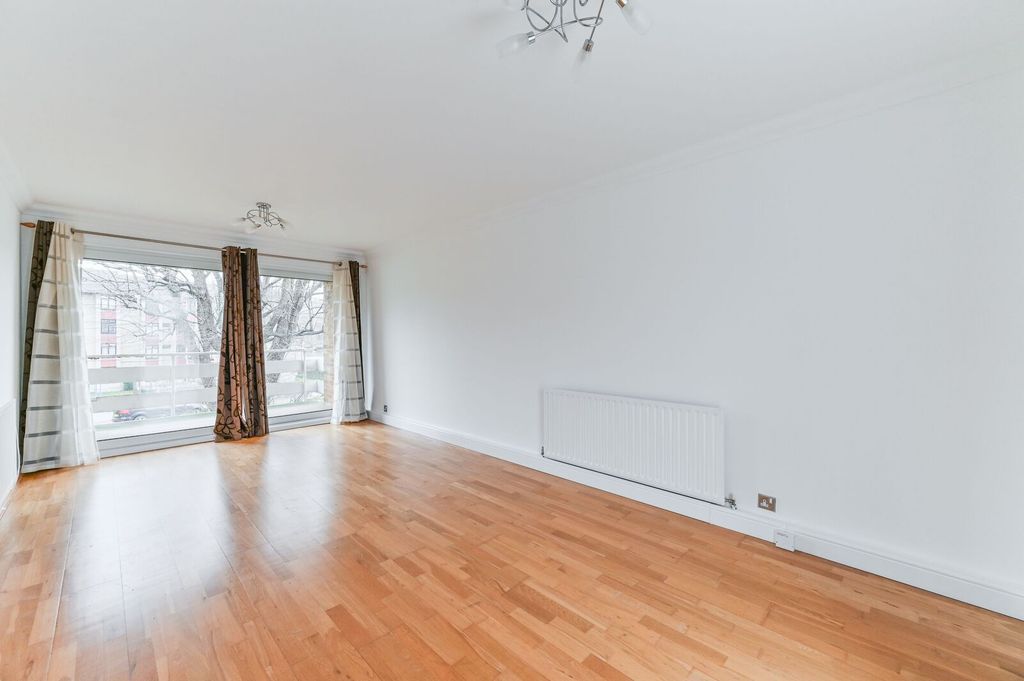 Property photo 2 of 8