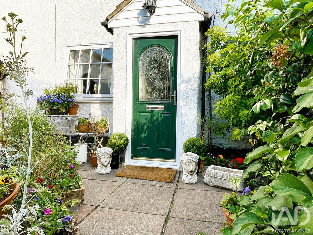 Property photo 2 of 18