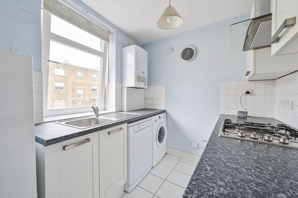 Property photo 3 of 10