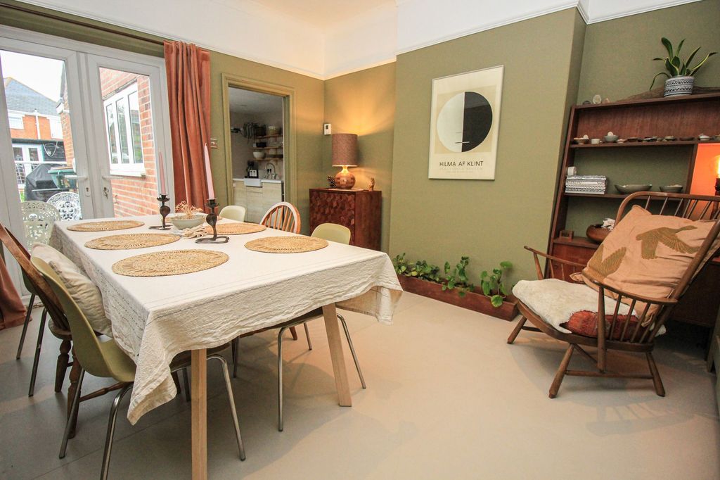 Property photo 3 of 23