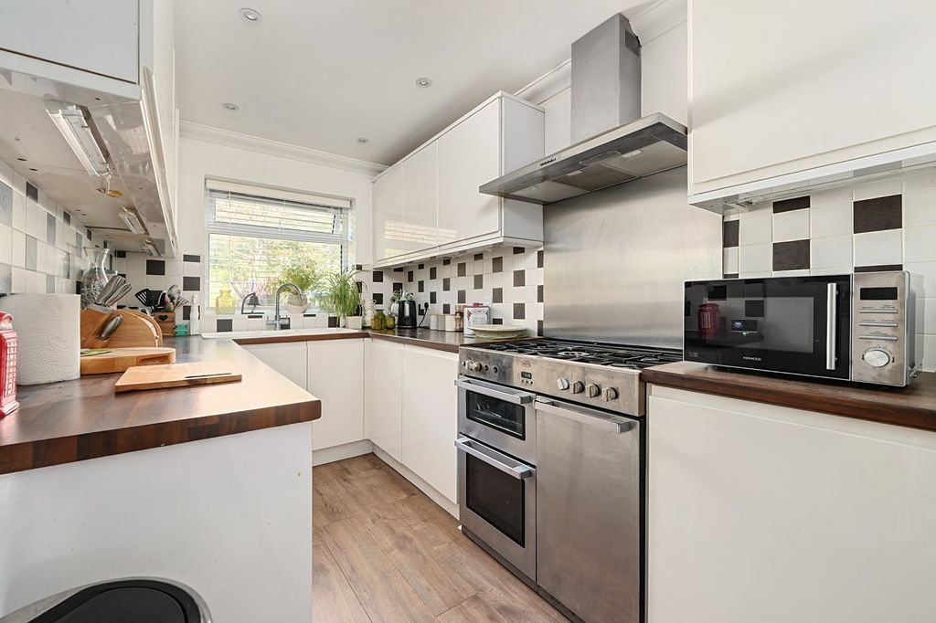 Property photo 3 of 18 Picture No. 04