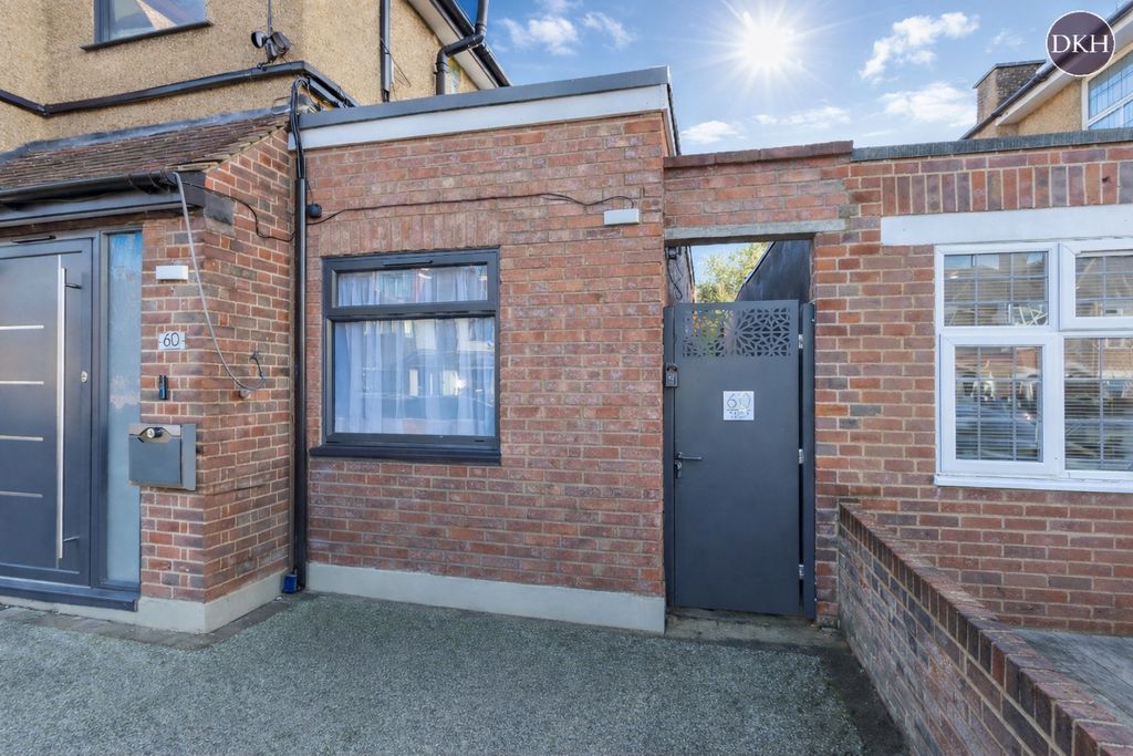 Property photo 1 of 10 Picture No. 12