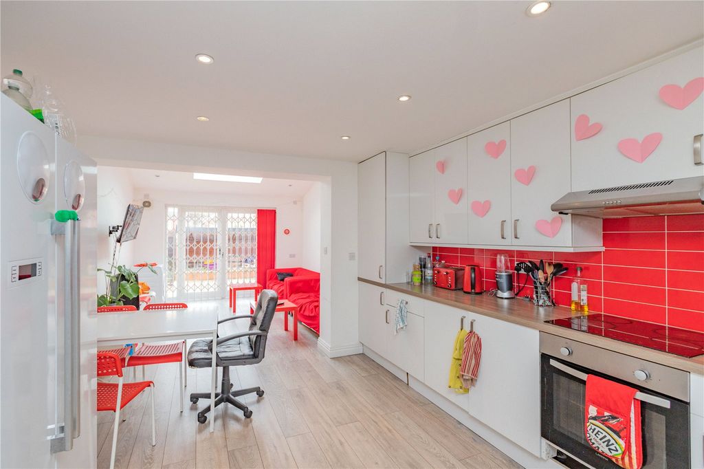 Property photo 3 of 21 Picture No. 20