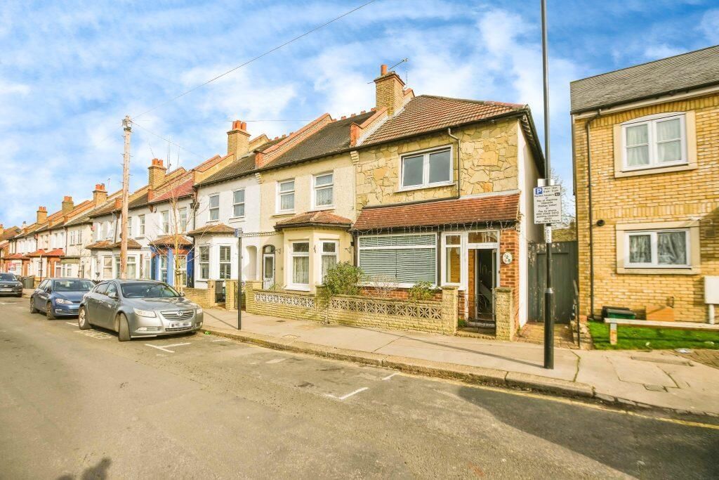 Property photo 1 of 9