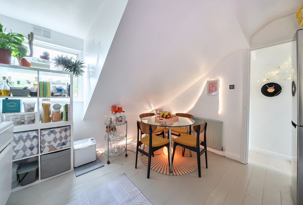 Property photo 3 of 10 1463311-9-6A073d7...