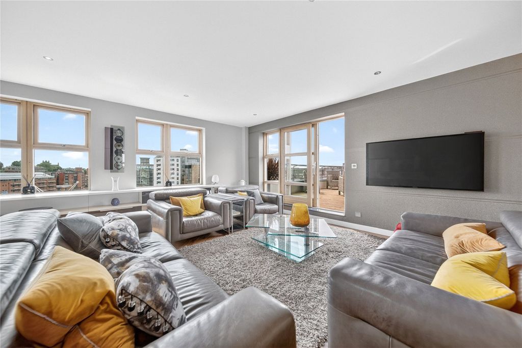 Additional image 5 of 3 bed flat for saleApartment 98, Balmoral Place, 2 Bowman Lane, Leeds, West Yorkshire LS10