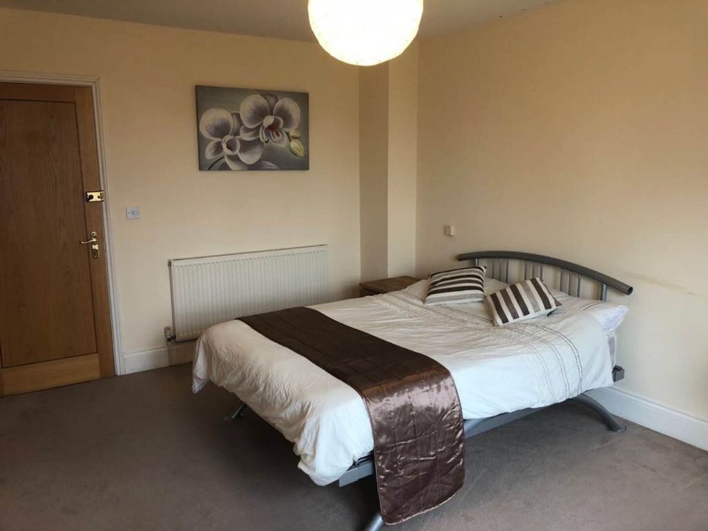 Property photo 2 of 10 Room 5