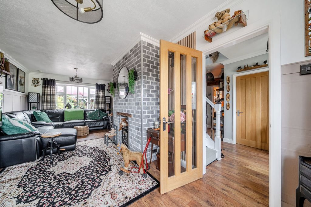 Property photo 2 of 19
