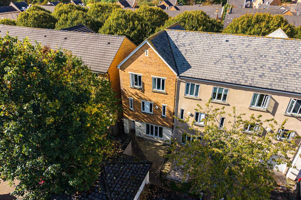 Property photo 2 of 27 9 Jekyll Close, Stoke Park, Bristol Bs16 1Ux | Fre