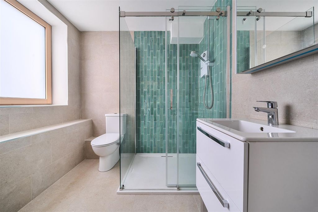 Property photo 3 of 22 1374051-1-690091Bb475E0.Jpg