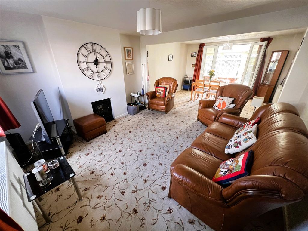 Property photo 2 of 17 Living Dining.Jpg