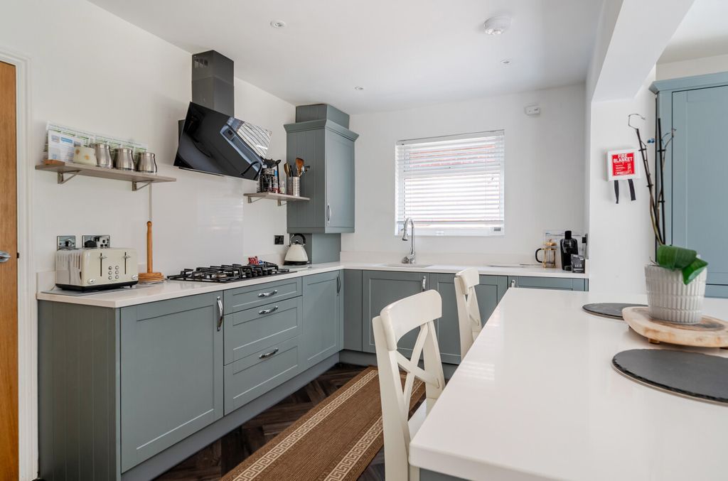 Property photo 3 of 15 1511571-11-1A023d...